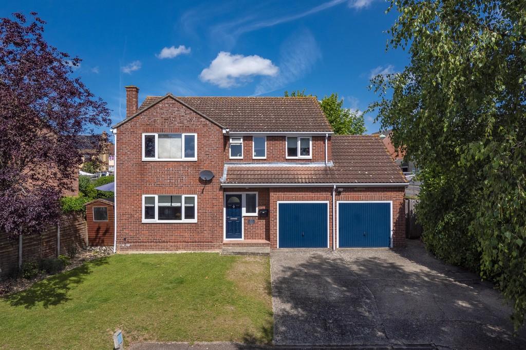 4 bedroom detached house for sale in Sudbury, Suffolk, CO10