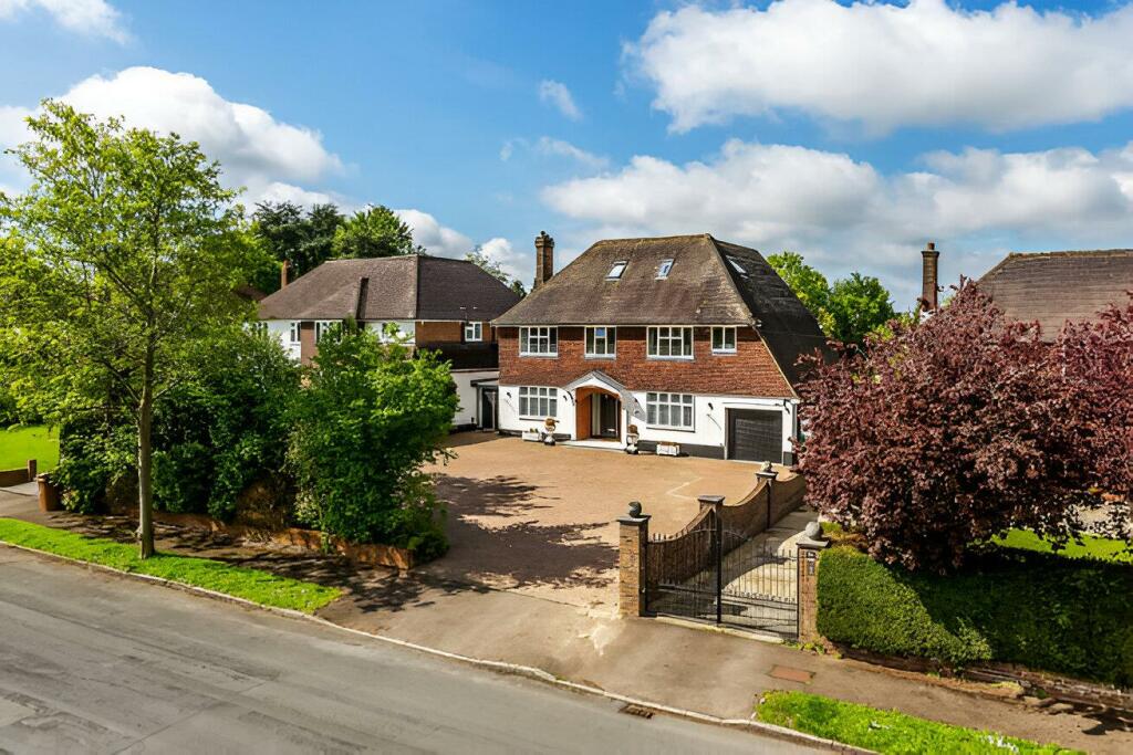 6 bedroom house for sale in Sandy Lane, Cheam, South Cheam, SM2