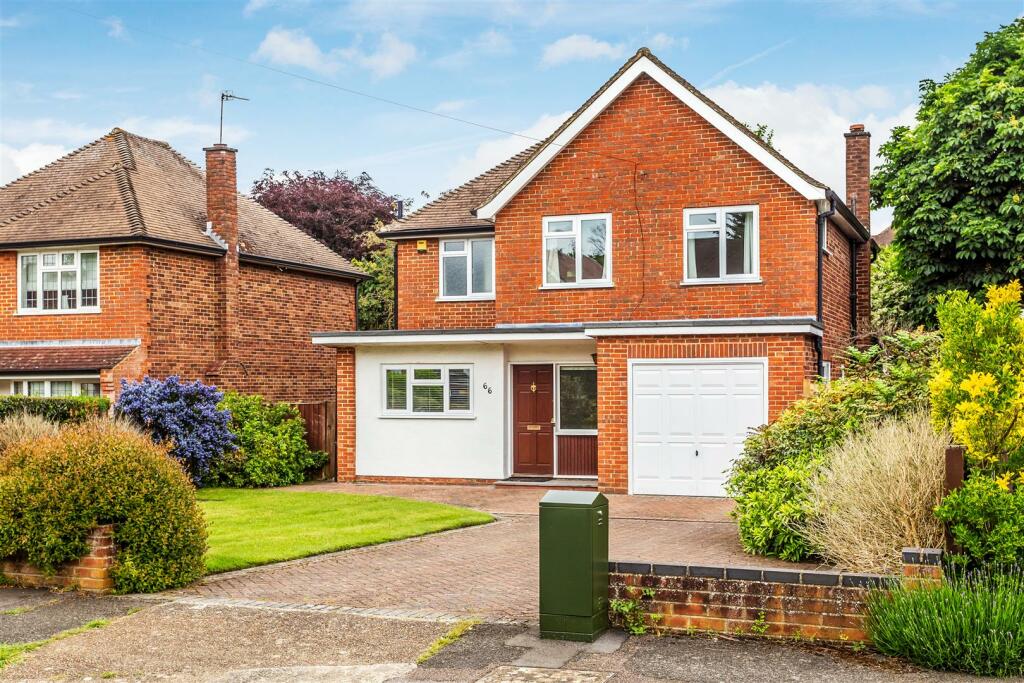 3 bedroom detached house for sale in Abinger Avenue, Cheam, Sutton, SM2