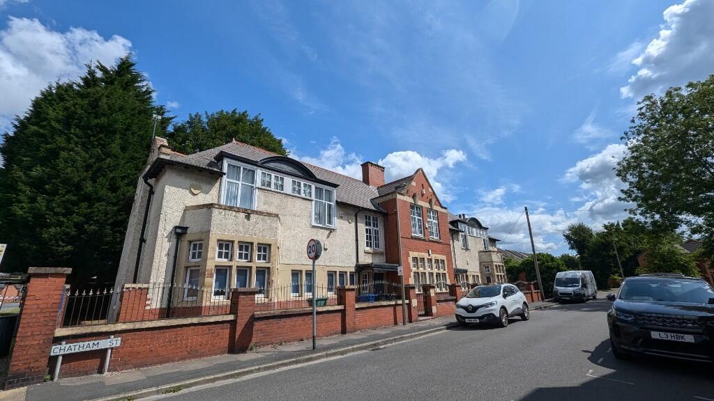 Main image of property: Apartment Chatham House 