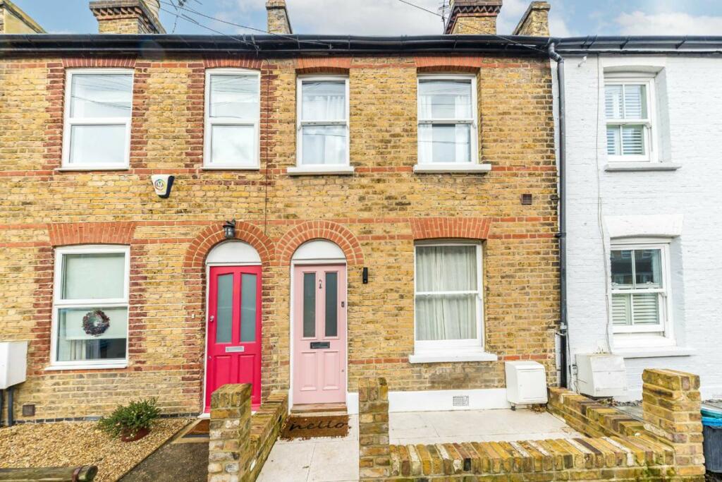 3 bedroom terraced house for rent in Luther Road, Teddington, TW11