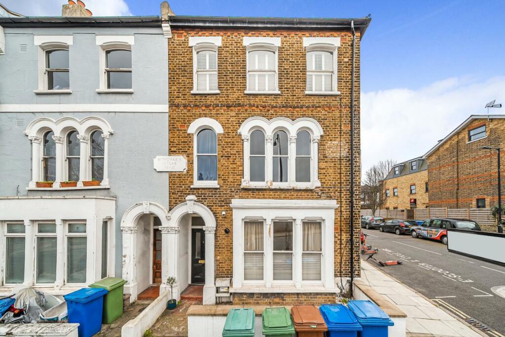 2 bedroom flat for sale in Lordship Lane, East Dulwich, SE22