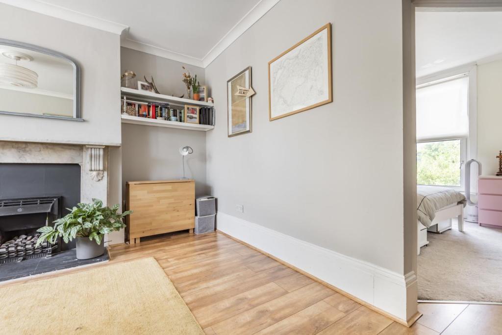 1 bedroom flat for sale in Barry Road, East Dulwich, SE22