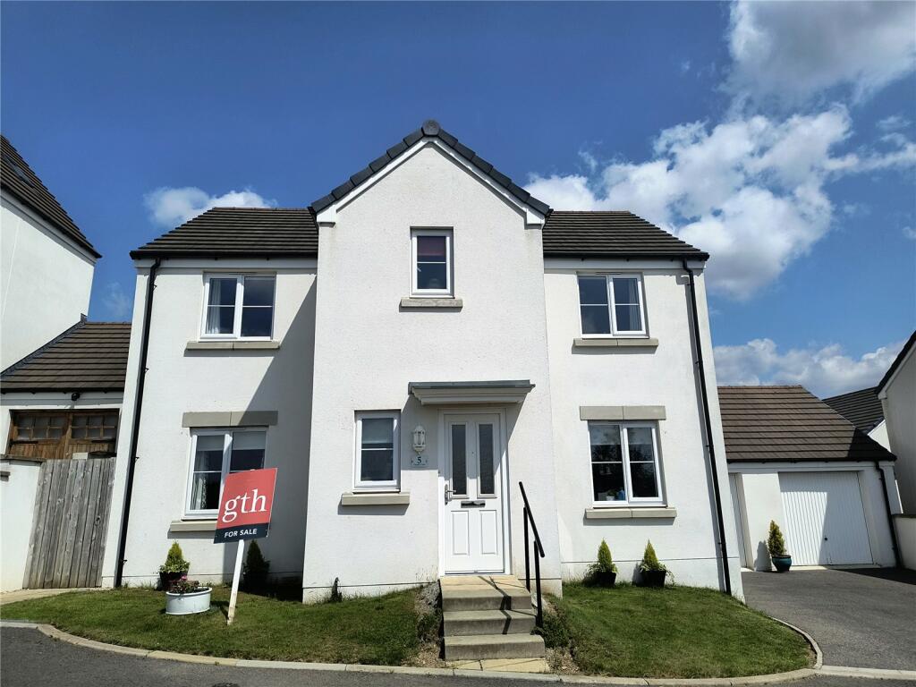4 bedroom detached house for sale in Tannery Close, South Molton, Devon, EX36