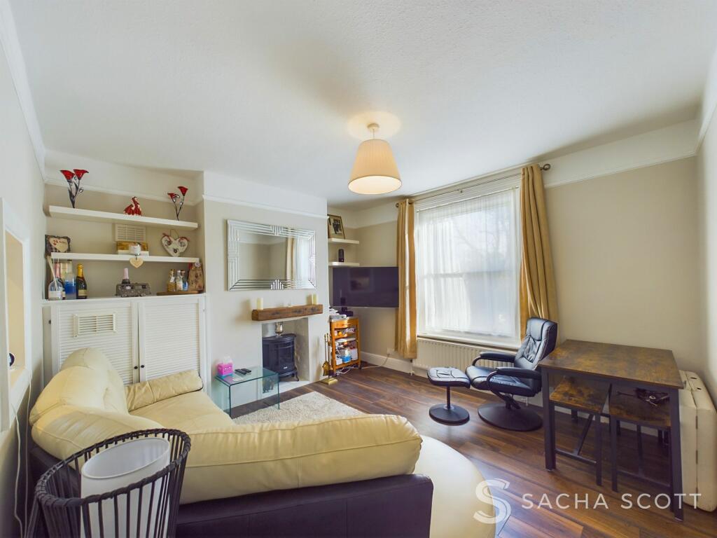 Apartment to rent on Tower Road, Ashcroft House Tower Road, KT20