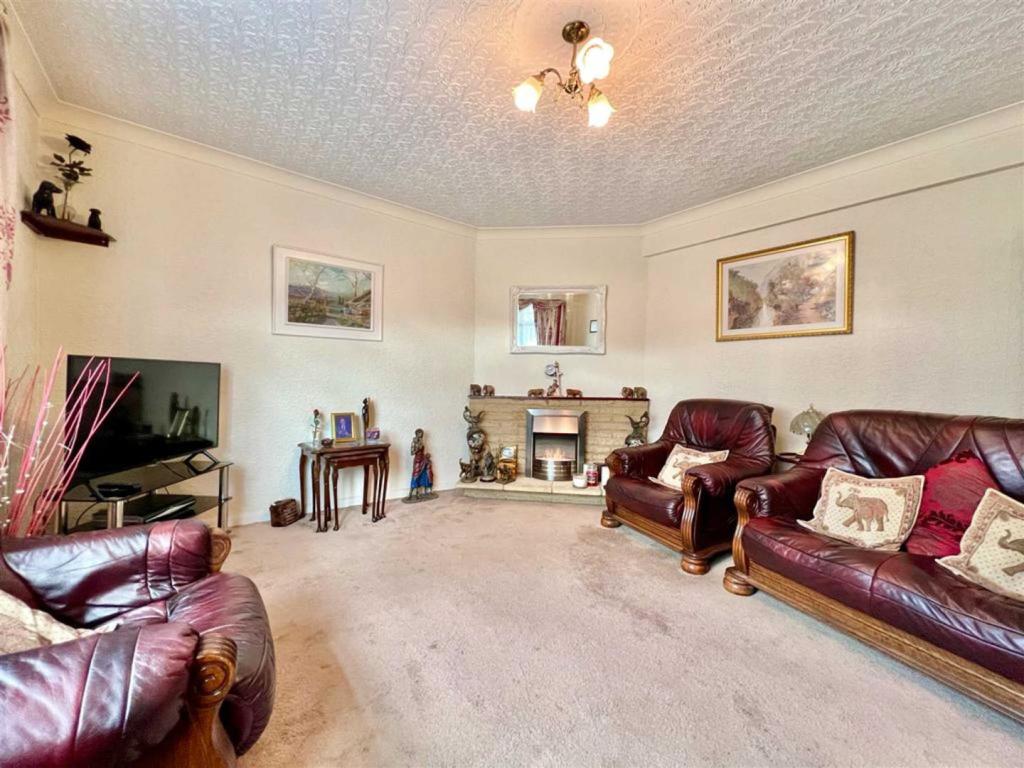 3 bedroom terraced house for sale in John Street, Llanrwst, LL26