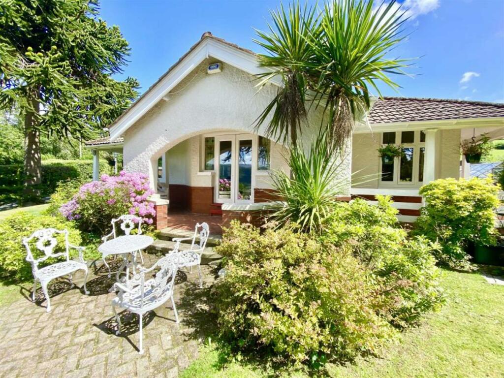 5 bedroom detached bungalow for sale in Abergele Road, Llanrwst, LL26
