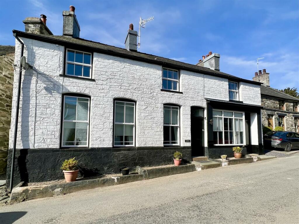 4 bedroom house for sale in Capel Garmon, Llanrwst, LL26
