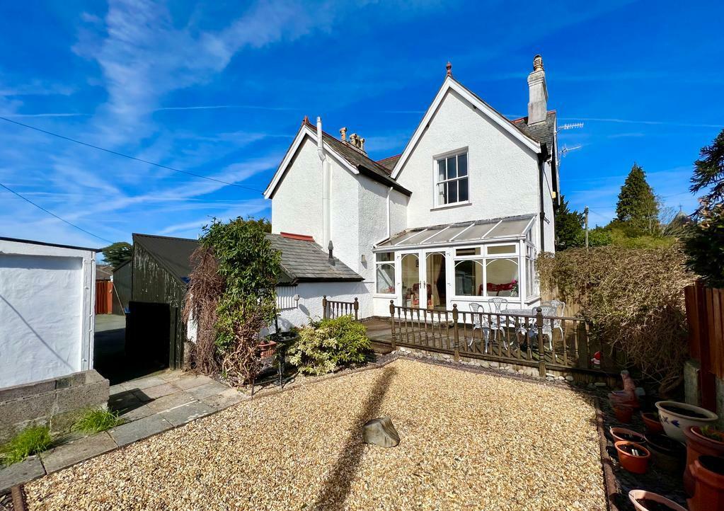 4 bedroom house for sale in Betws Road, Llanrwst, LL26