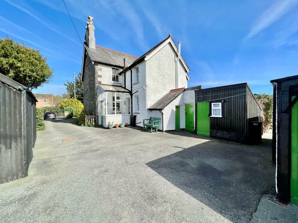 4 bedroom house for sale in Betws Road, Llanrwst, LL26