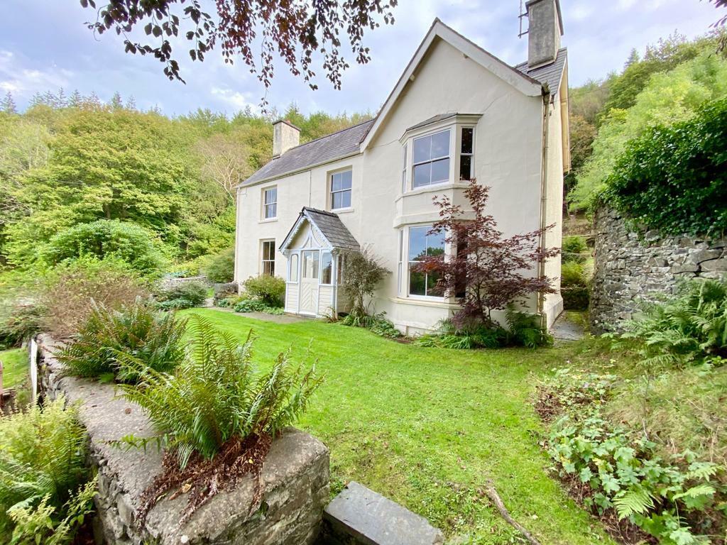 5 bedroom detached house for sale in Maenan, Llanrwst, LL26