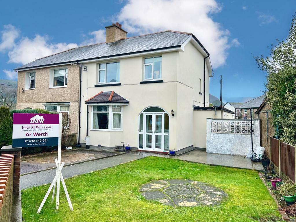 4 bedroom house for sale in Cae Llan, Llanrwst, LL26