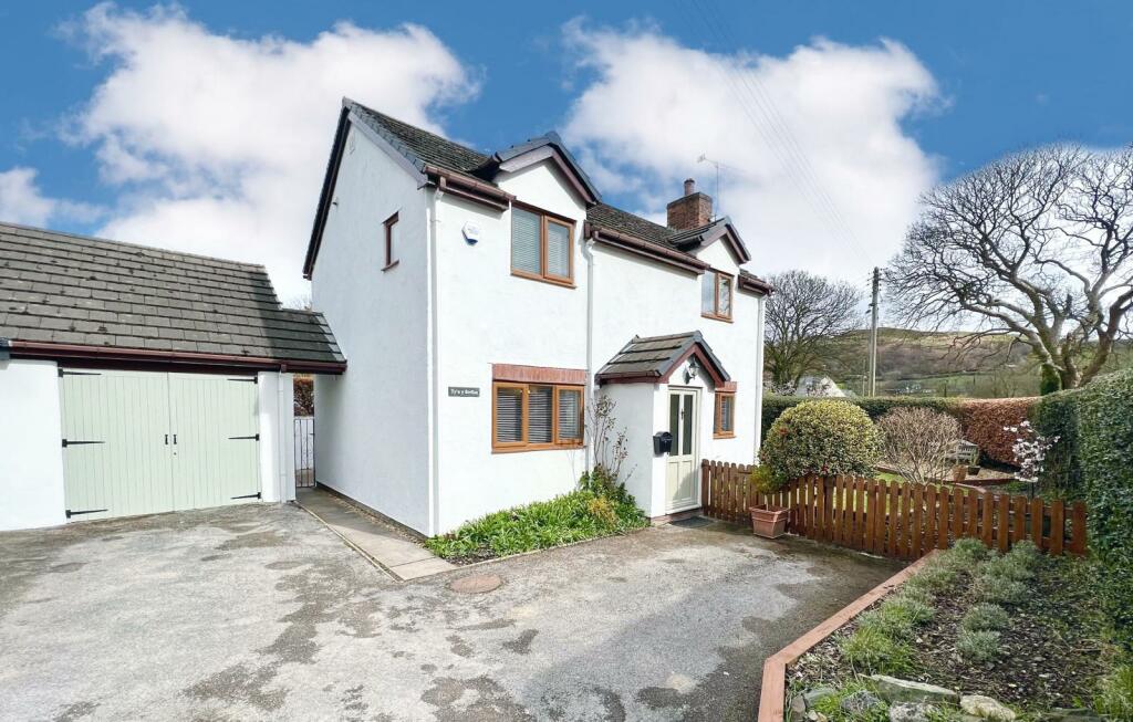 3 bedroom house for sale in Denbigh Road, Llanfair TH, LL22