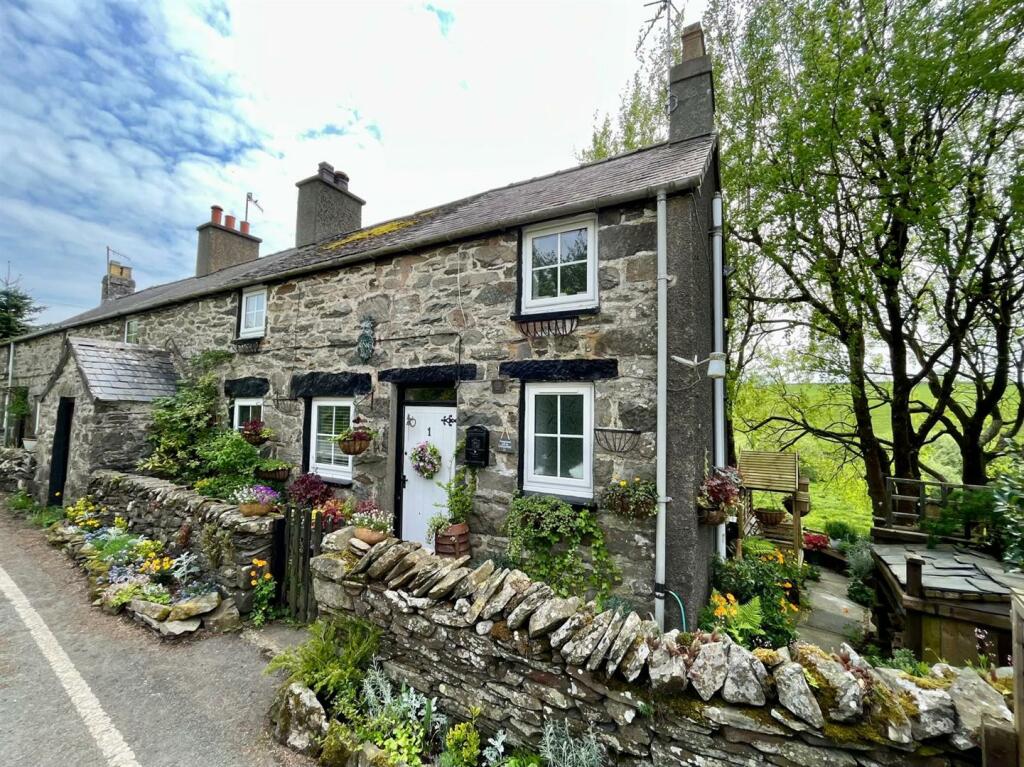 Main image of property: Pentrefoelas, Betws-Y-Coed