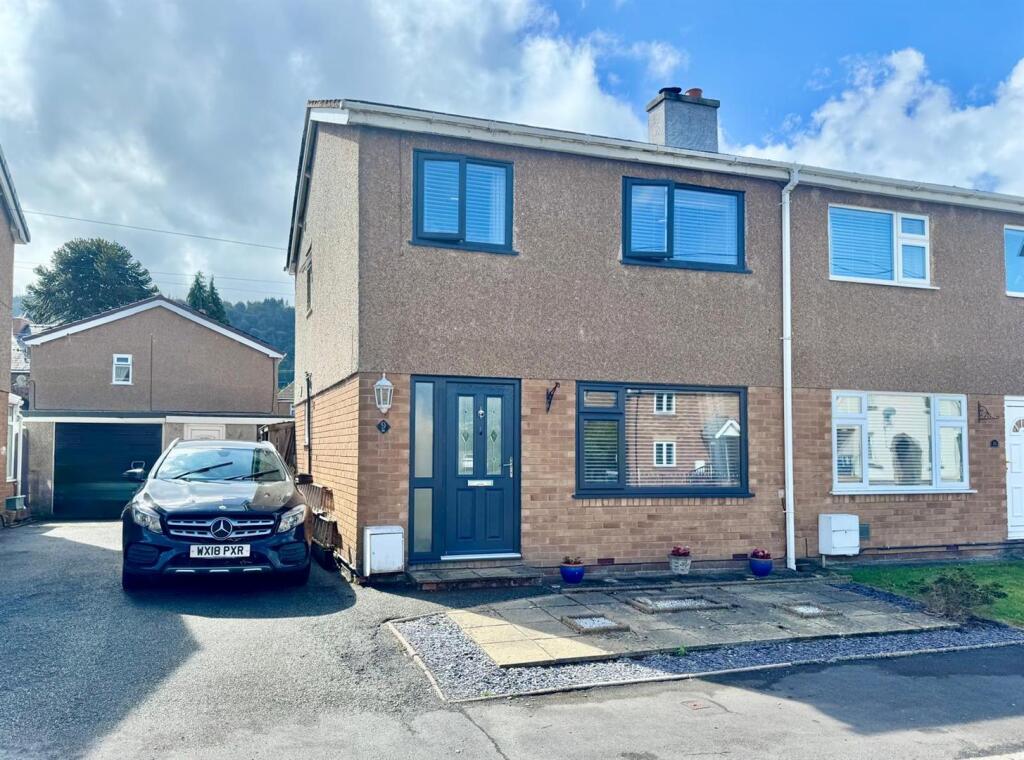 Main image of property: Maes Mawr, Llanrwst