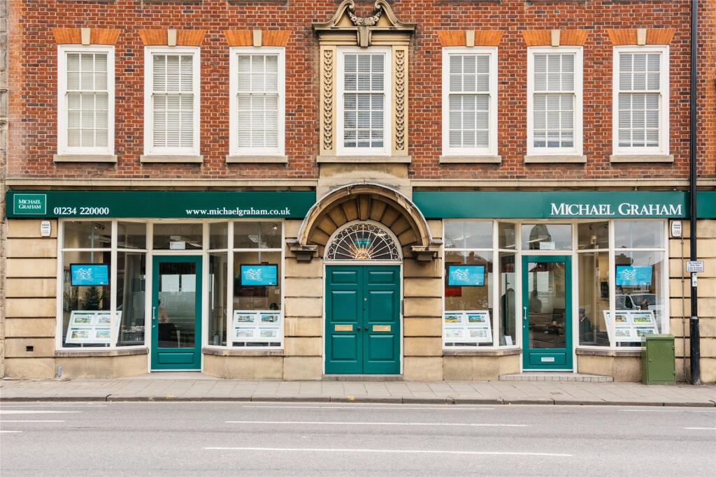 Main image of property: Royal Chambers, 1 St Peters Street, Bedford, Bedfordshire, MK40