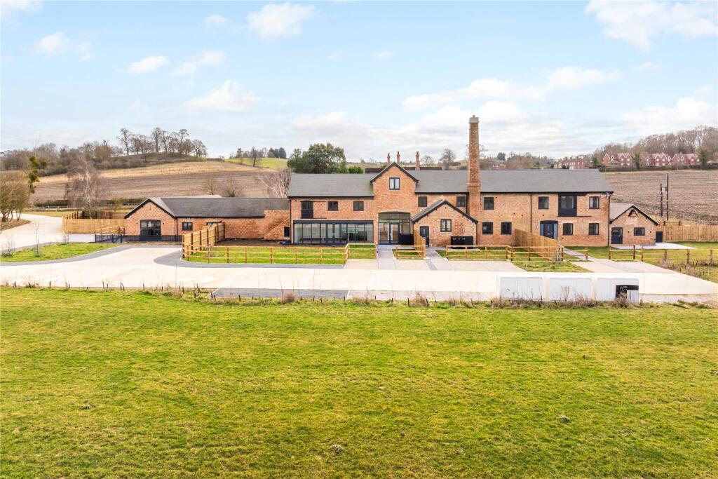 Main image of property: Great Hall Barns, Sandhill Close, Millbrook, Bedfordshire, MK45