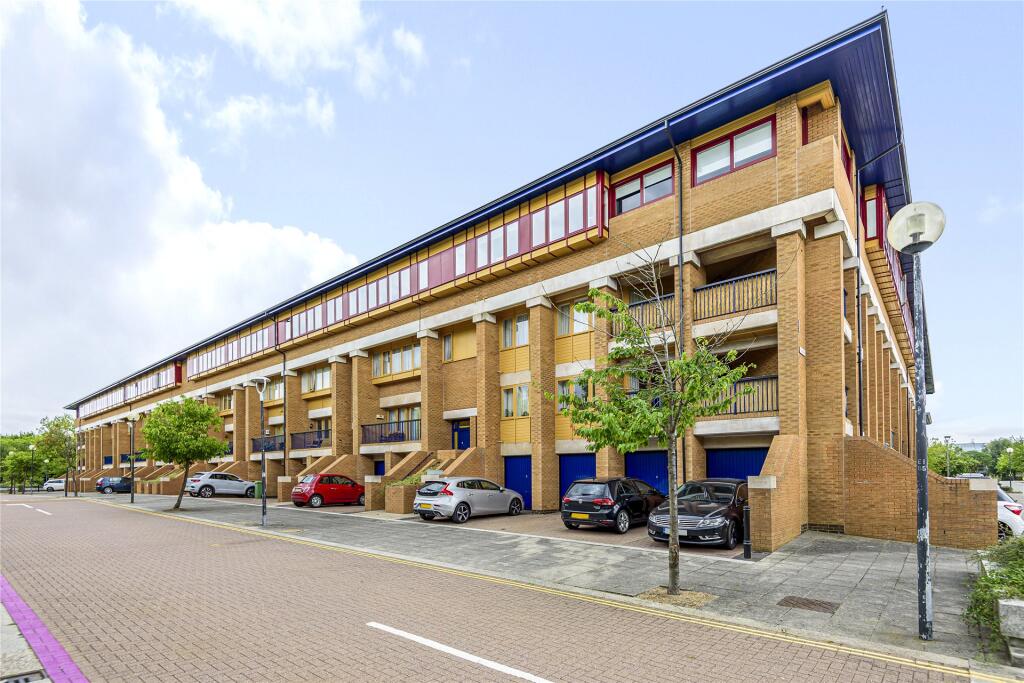 Main image of property: North Row, Milton Keynes, Buckinghamshire, MK9