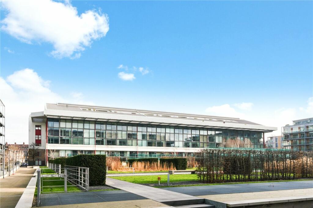 1 bedroom apartment for sale in Highbury Stadium Square, London, N5