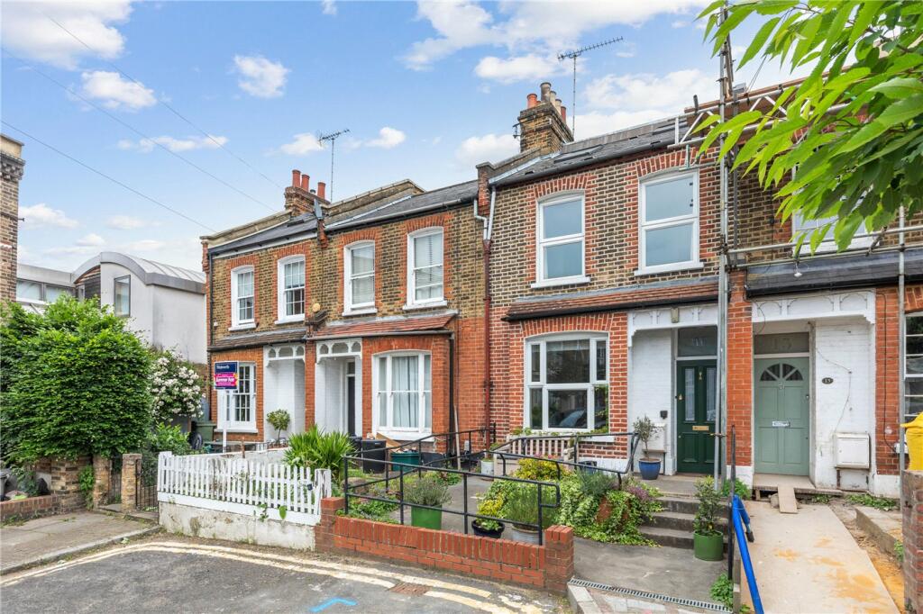 3 bedroom terraced house for sale in Elphinstone Street, Highbury