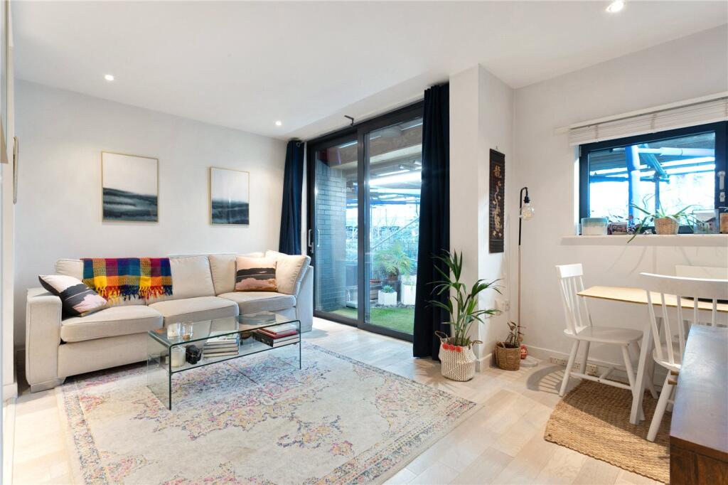 Main image of property: Drayton Park, London, N5