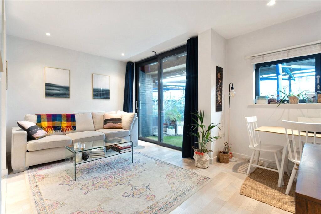 Main image of property: Drayton Park, London, N5