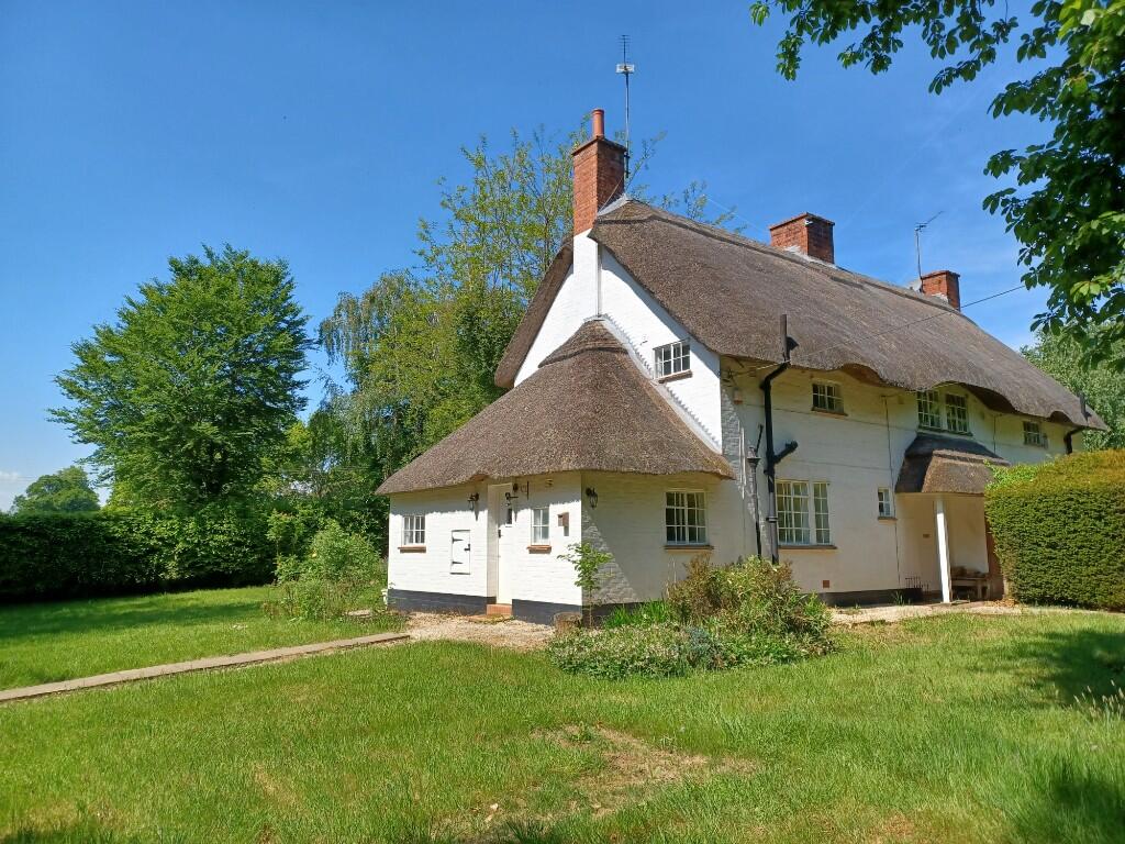 Main image of property: Broadplat, RG9