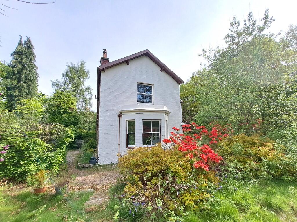 Main image of property: 3 North Park Gate Cottages, Lyme Park, SK12