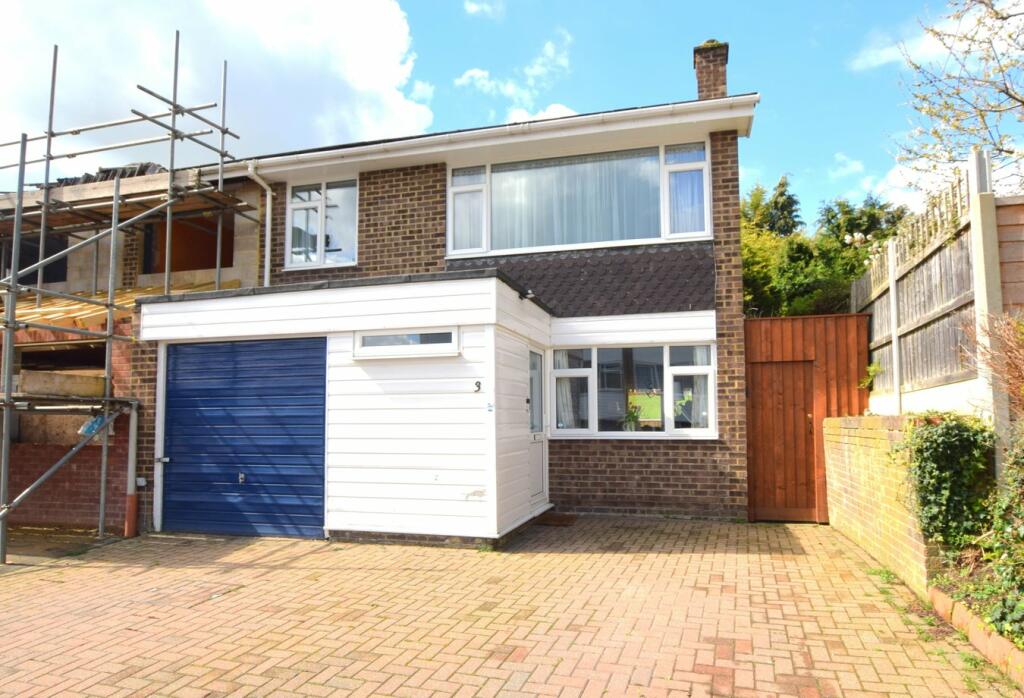 4 bedroom semidetached house for sale in Shalford Road, Billericay, CM11