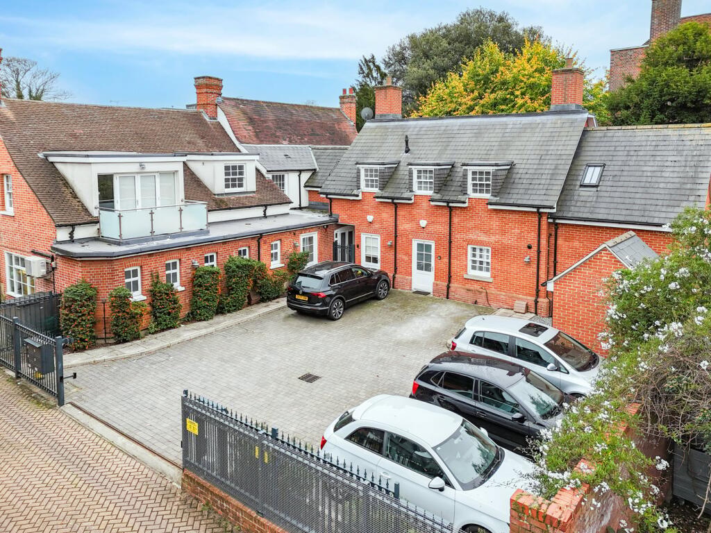 Main image of property: High Street, Billericay, CM12