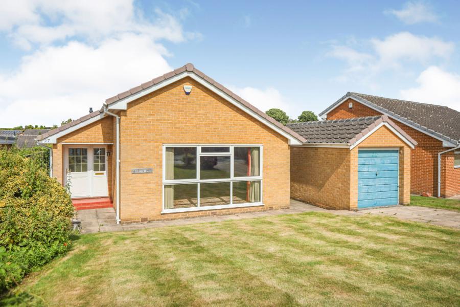 2 bedroom bungalow for sale in Teesdale Road, Ridgeway, Sheffield