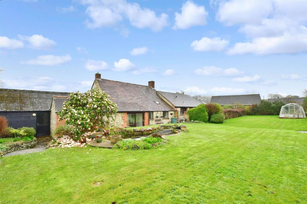 4 bedroom detached house for sale in Chale Green, Chale Green, Isle of