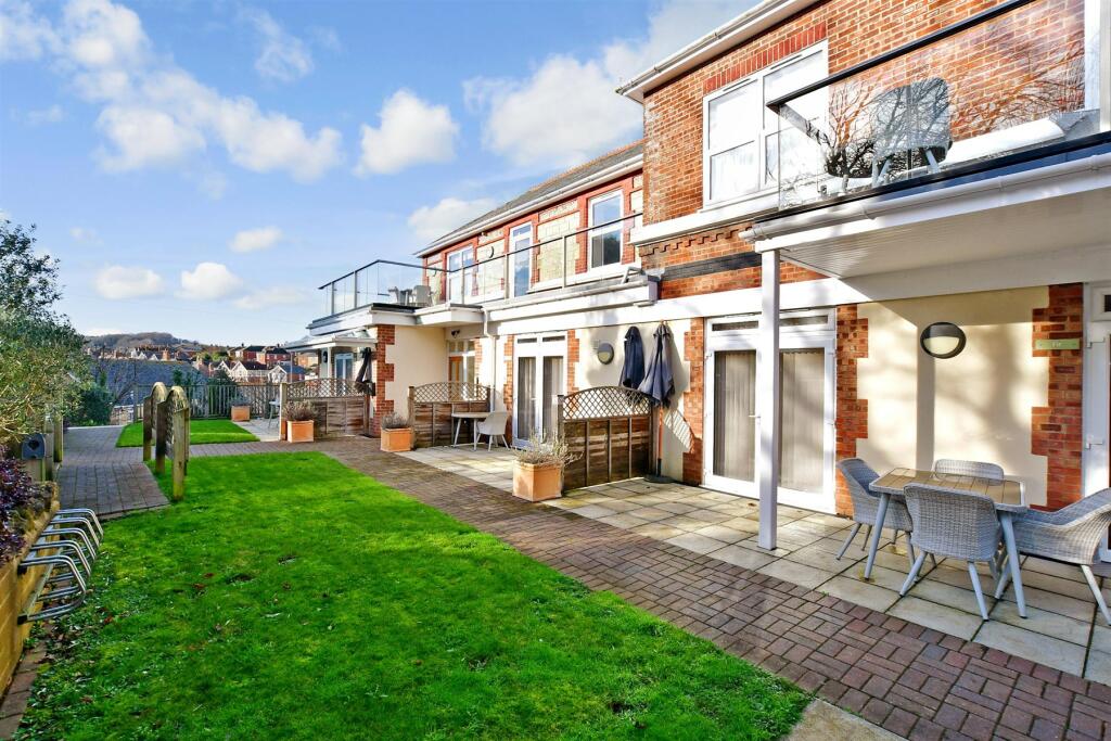 8 bedroom block of apartments for sale in Crescent Road, Shanklin, Isle