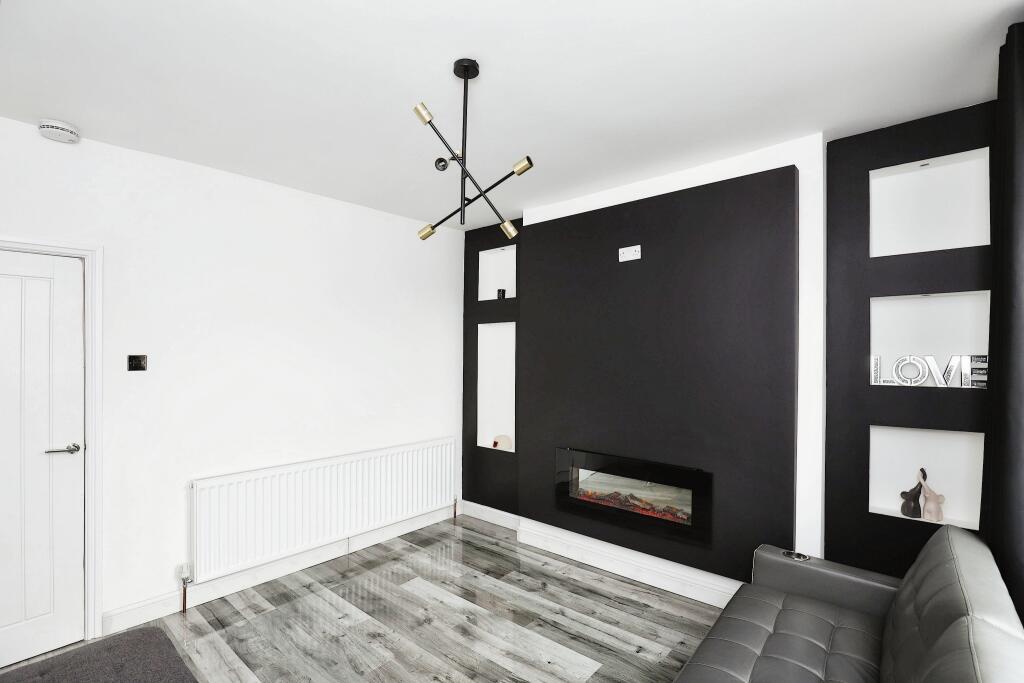 2 bedroom end of terrace house for sale in Upperthorpe Villas