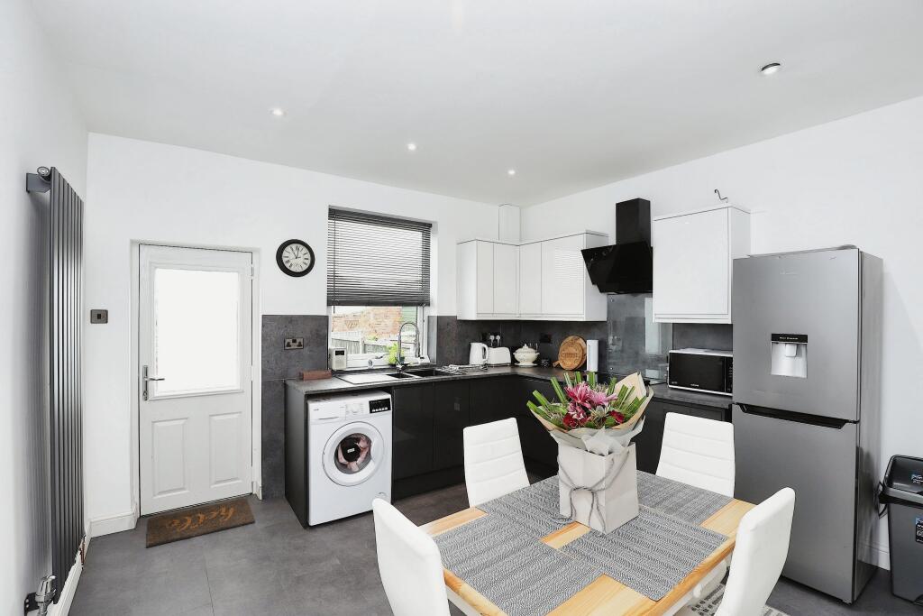 2 bedroom end of terrace house for sale in Upperthorpe Villas
