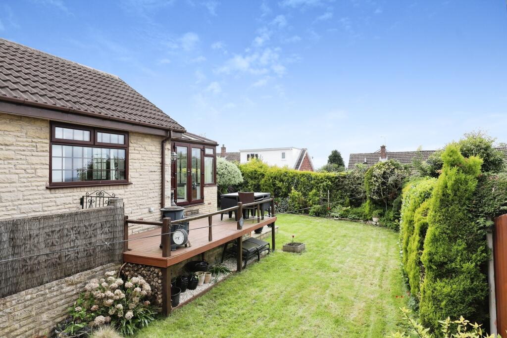 4 bedroom bungalow for sale in Briars Close, Killamarsh, Sheffield