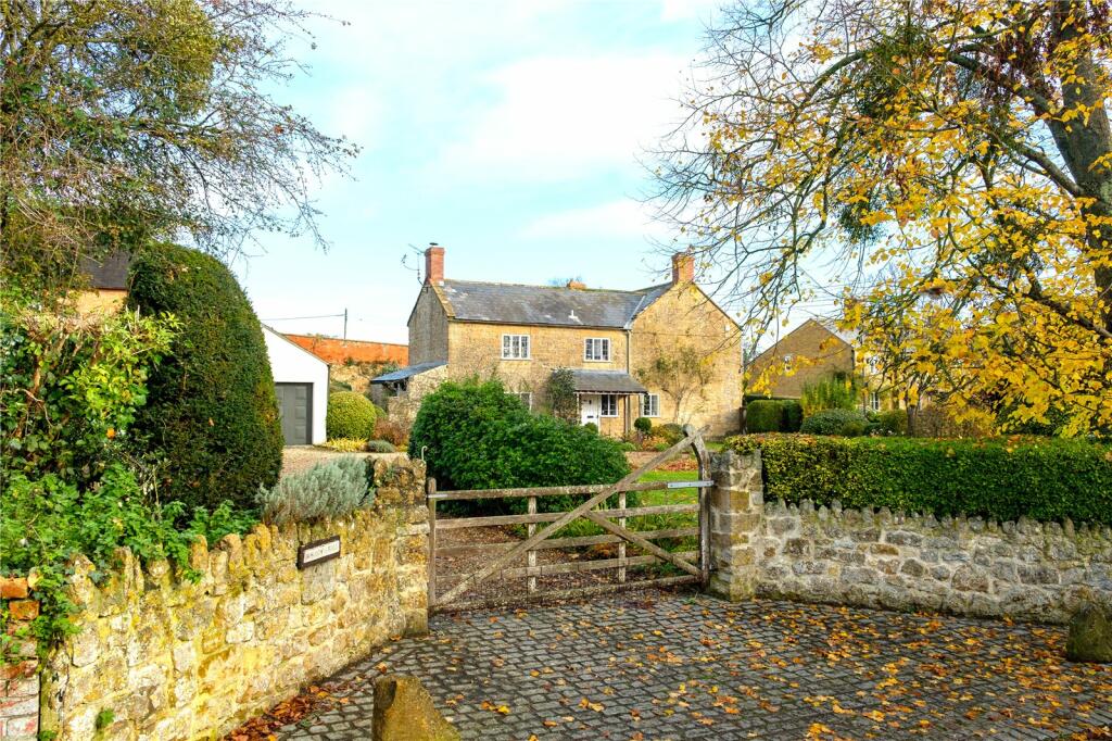 4 bedroom detached house for sale in West Lambrook, South Petherton