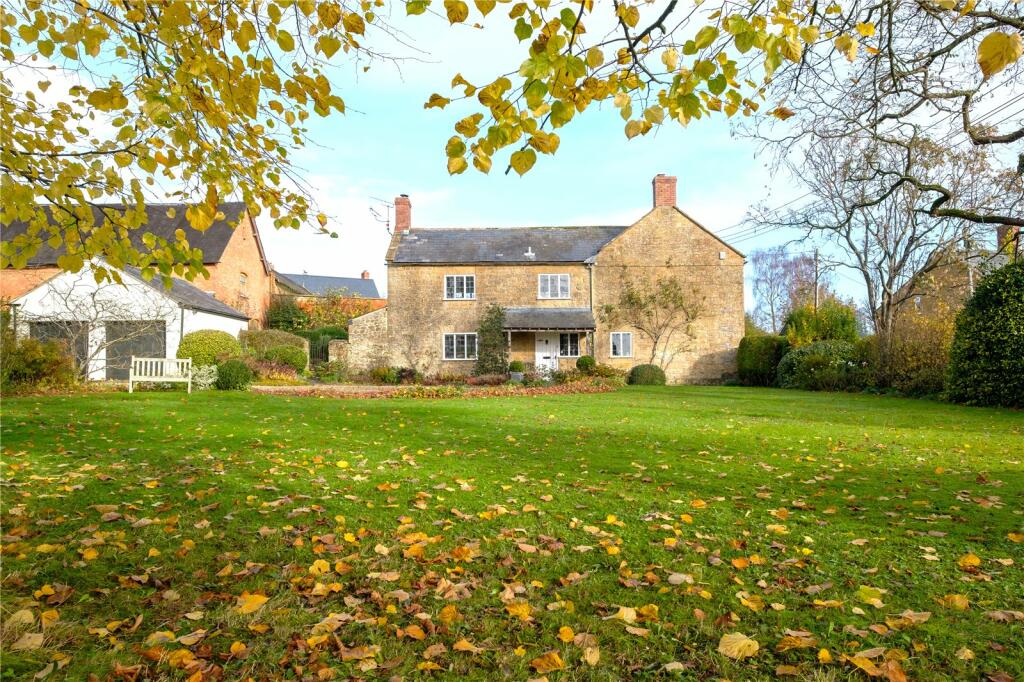 4 bedroom detached house for sale in West Lambrook, South Petherton