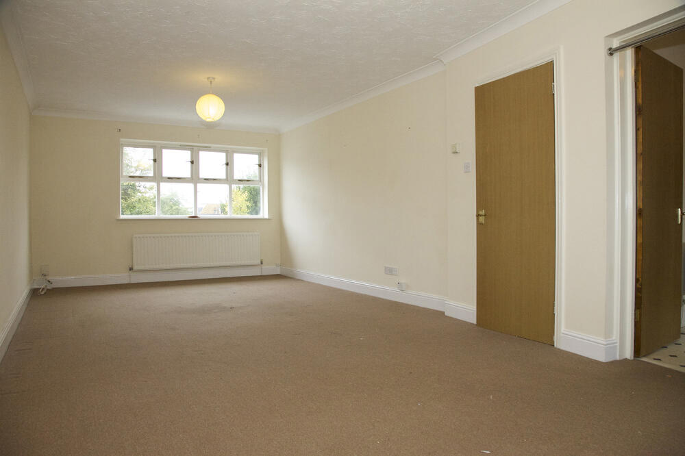 Main image of property: Kingston Road, SW20: 2 bed 1 rec 1 bath 