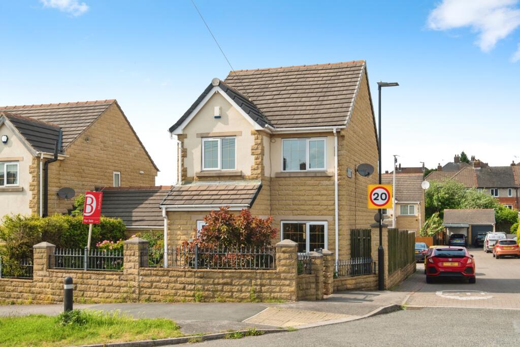 Main image of property: Hilltop Green, Sheffield, South Yorkshire, S5