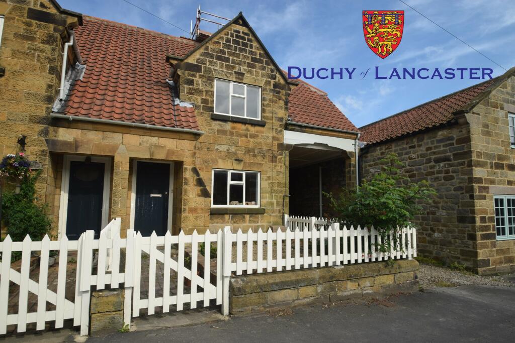 3 bedroom end of terrace house for rent in High Street, Cloughton