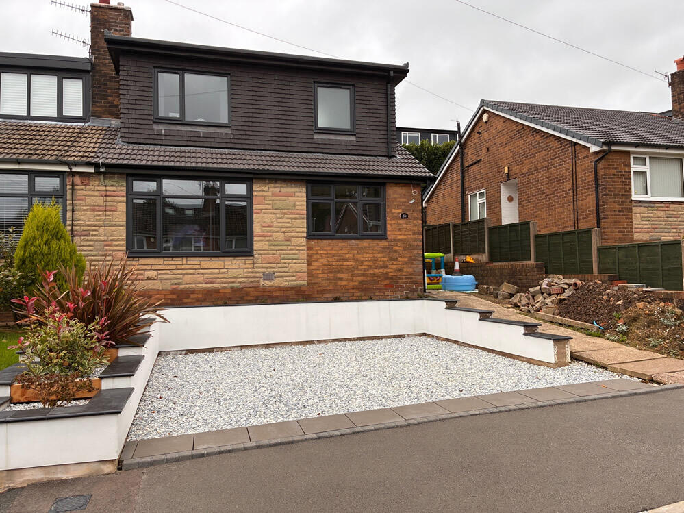 Main image of property: 39 Wellmeadow Lane, Uppermill