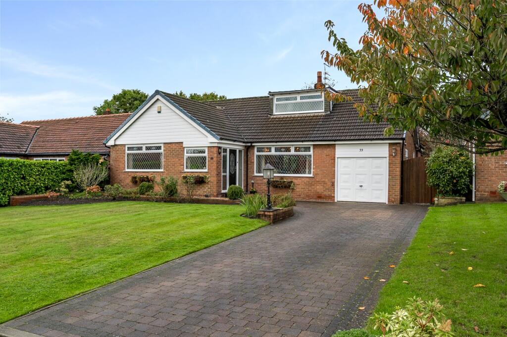 3 bedroom detached house for sale in Churchfields, Croft, Warrington
