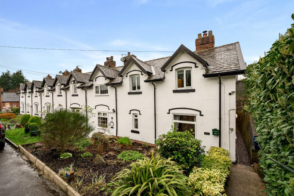 2 bedroom end of terrace house for rent in Glazebrook Lane, Glazebrook, Warrington, Cheshire, WA3