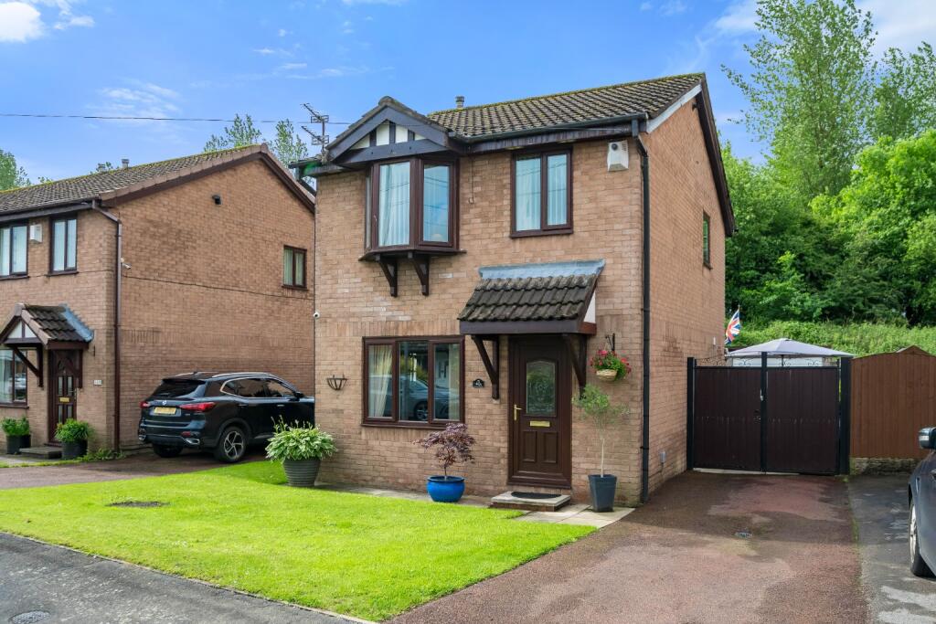 3 bedroom detached house for sale in Howard Road, Culcheth, Warrington