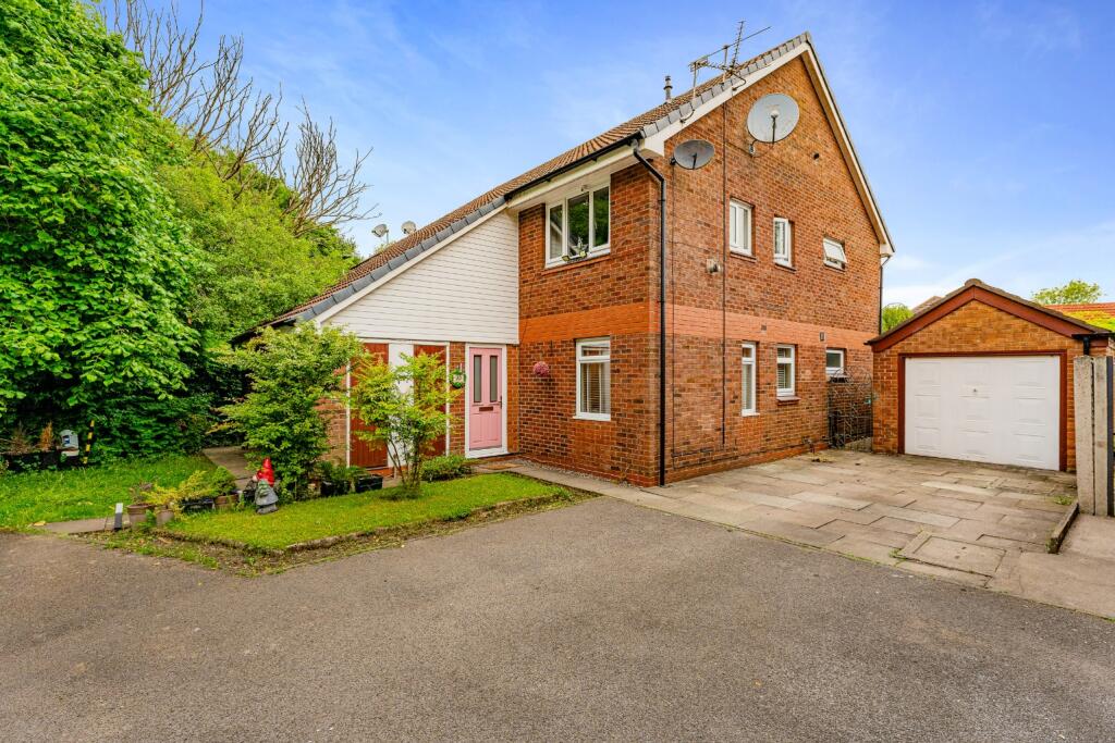 Main image of property: Killingworth Lane, Birchwood, Warrington, Cheshire, WA3