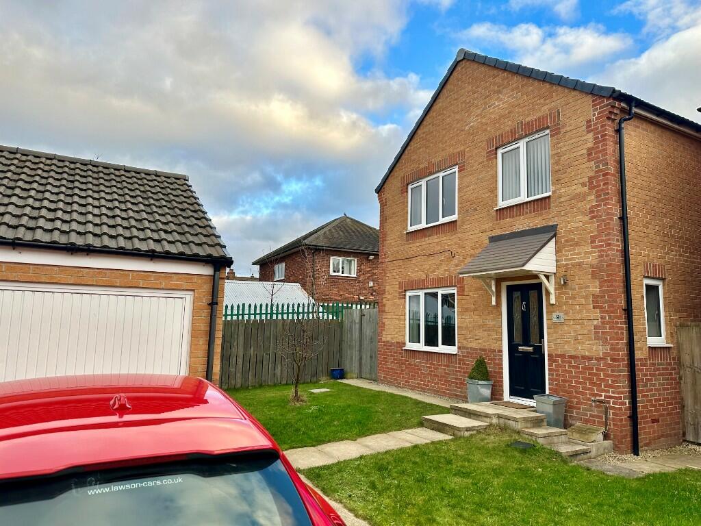 4 bedroom detached house for sale in Kings Close, Lazenby, North
