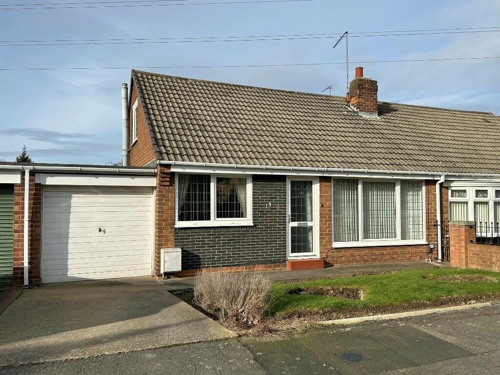 2 bedroom semidetached bungalow for sale in Layland Road, SkeltonIn