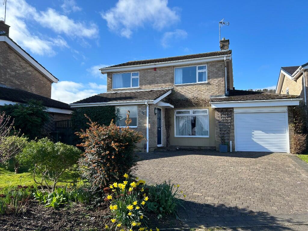 4 bedroom detached house for sale in Farndale Drive, Guisborough, North