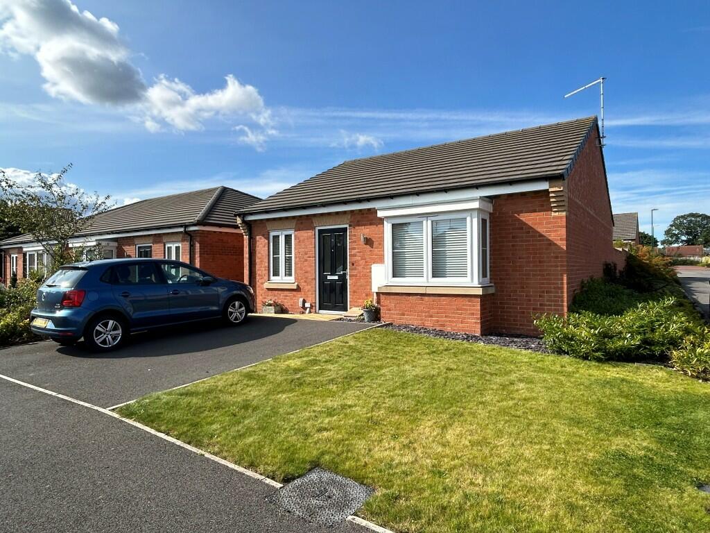 2 bedroom detached bungalow for sale in Waxwing Close, Guisborough
